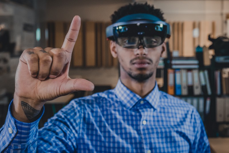 Announcing the HoloLens Innovation Accelerator